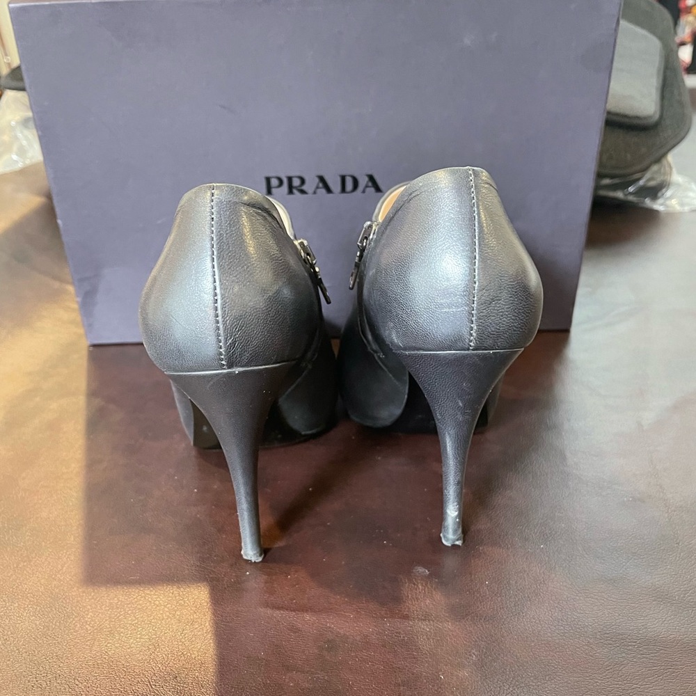 Prada - Picture 5 of 5